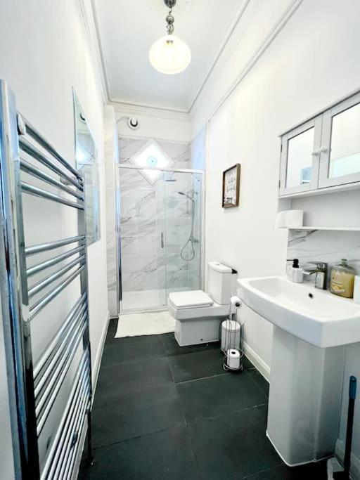 Flat 4 Marine Parade House, 1 East Cliff- Next To Dover Port, White Cliffs, Beach, Castle Экстерьер фото