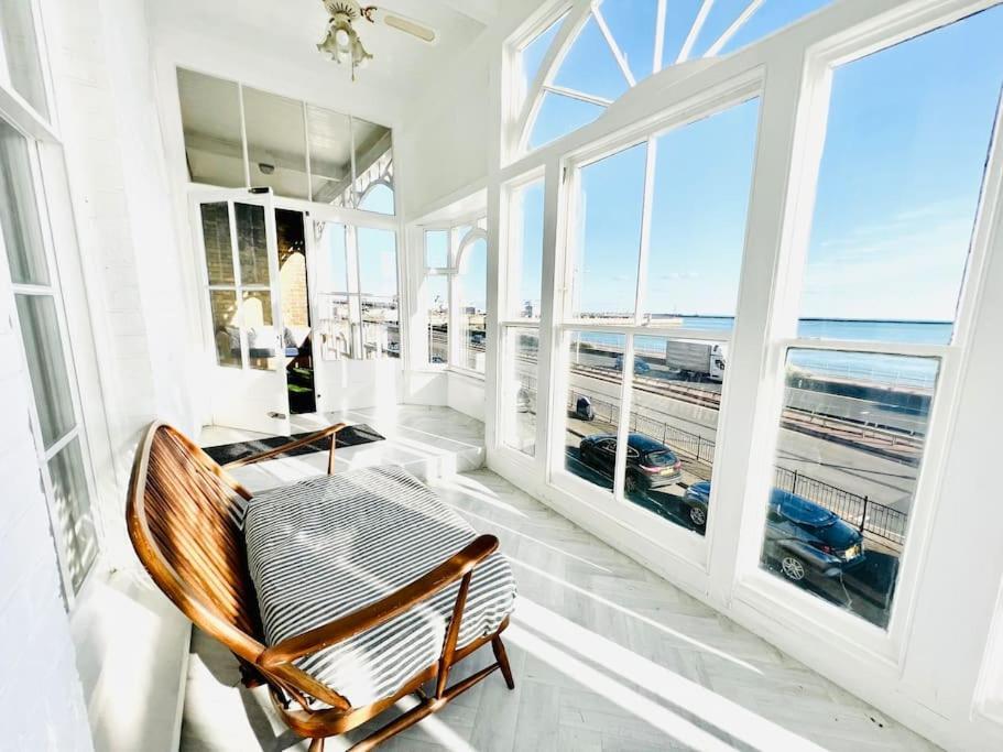 Flat 4 Marine Parade House, 1 East Cliff- Next To Dover Port, White Cliffs, Beach, Castle Экстерьер фото