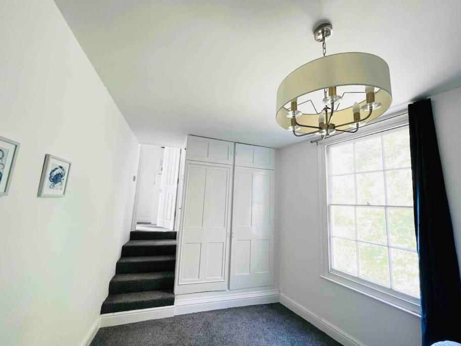 Flat 4 Marine Parade House, 1 East Cliff- Next To Dover Port, White Cliffs, Beach, Castle Экстерьер фото